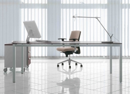 Tavolo multifunzionale con struttura metallica cm 120.